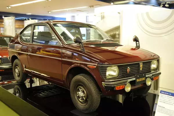 「これぞ日本の「カワイイ文化」！　360cc時代の「キュートすぎる」軽自動車４台にいま乗れる？」の画像