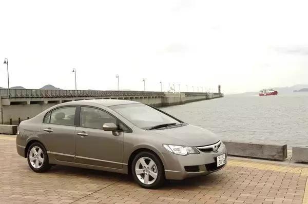 「「スーパー」「ワンダー」……今度は「爽快」！　振り向けば超長寿「累計販売2700万台」超の11代シビックを振り返る」の画像