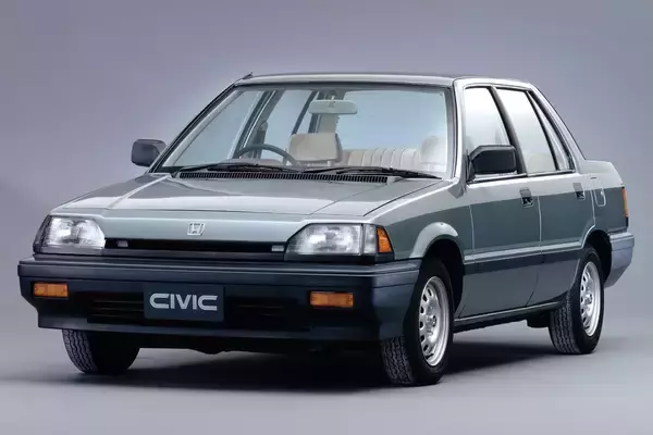 「「スーパー」「ワンダー」……今度は「爽快」！　振り向けば超長寿「累計販売2700万台」超の11代シビックを振り返る」の画像