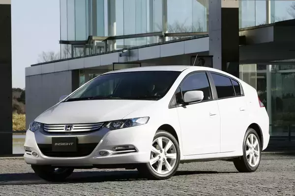 「初代ファンには受け入れられない！　姿もコンセプトも変わりすぎたクルマ３選」の画像