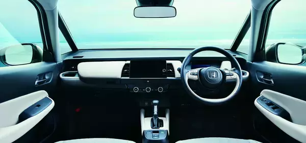 「注目されない影の努力に脱帽！　最新安全装備「じゃない」安全性がすごいクルマ３台」の画像