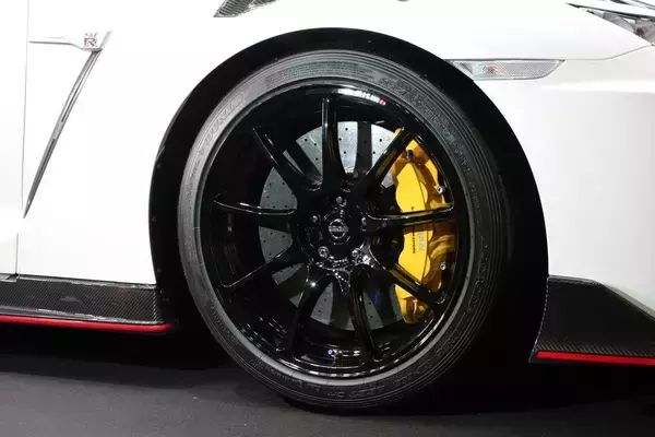 「「4ポッド・6ポッド」に「片押し・対向」！　ゴツければ最高なワケじゃないディスクブレーキとは」の画像