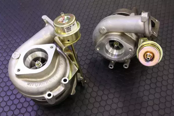 「ターボにディスクブレーキにDCT！　クルマの最先端技術は「航空機」や「レース」からのお下がりが多かった！」の画像