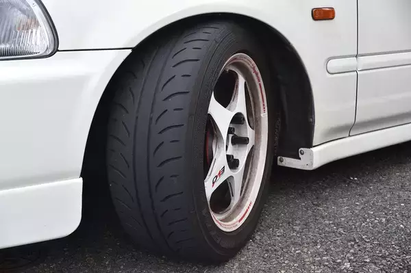 道具で「走り」は変わる！　付けただけで運転が「上手くなる」可能性を秘めたパーツ７選