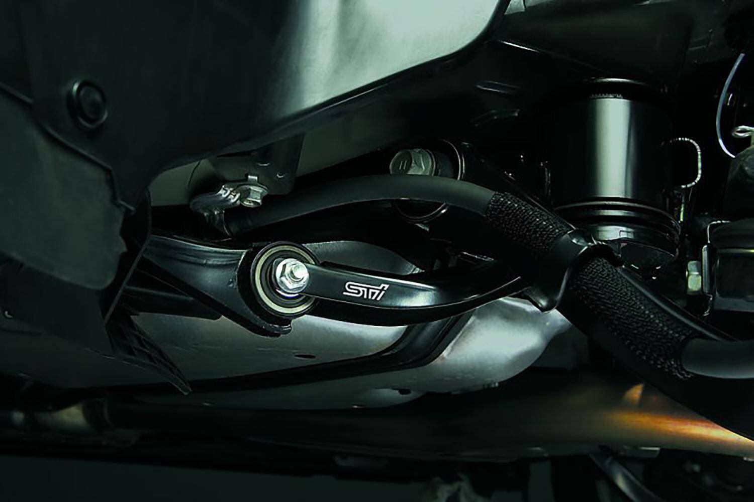 道具で「走り」は変わる！　付けただけで運転が「上手くなる」可能性を秘めたパーツ７選