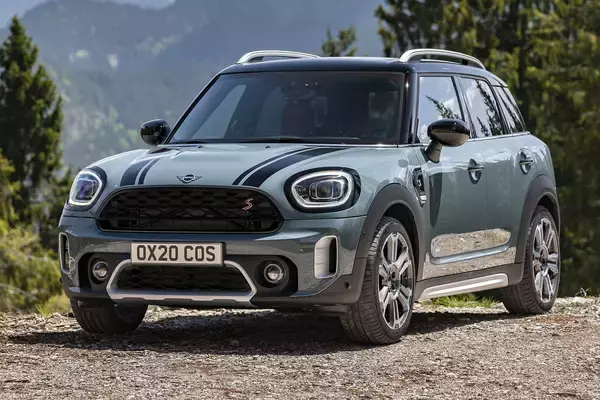 「素人目には「ソックリ」！　どれが新しいかわからない「初代から３代目」までのミニの見分け方」の画像