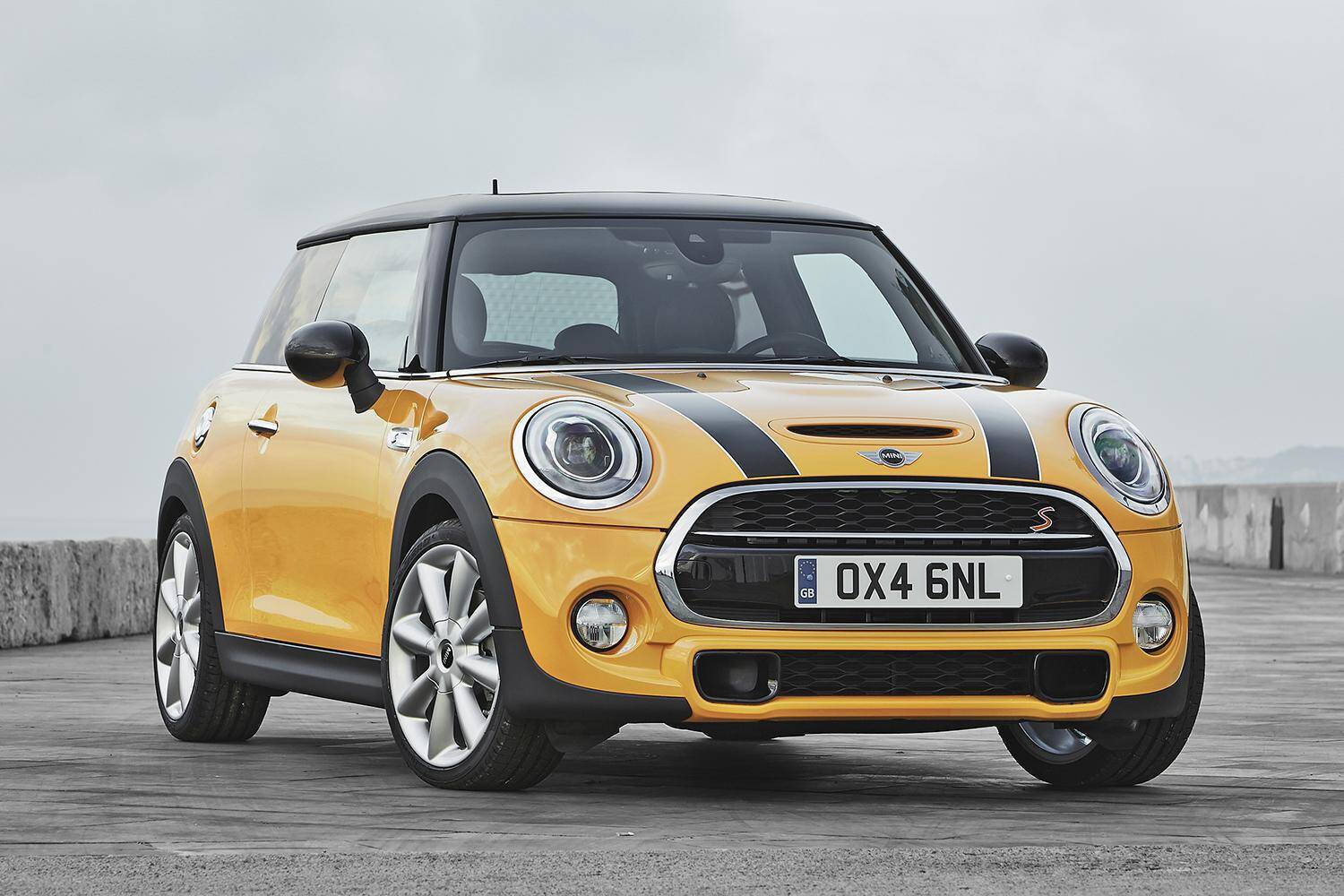 素人目には「ソックリ」！　どれが新しいかわからない「初代から３代目」までのミニの見分け方