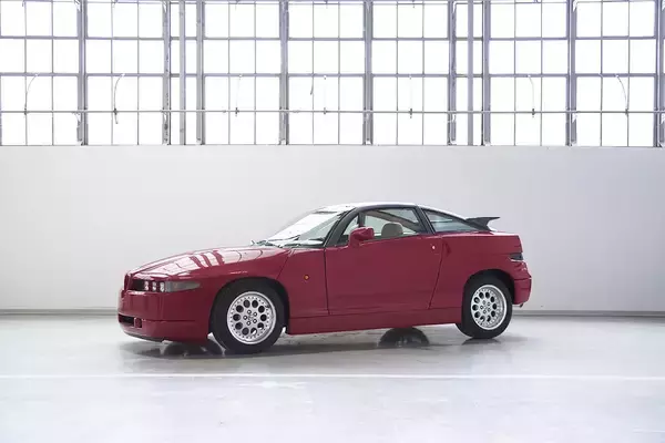 「アオられてないのに思わず避けちゃうオラオラ感！　自動車史上に残る「超」強面クルマ４選」の画像