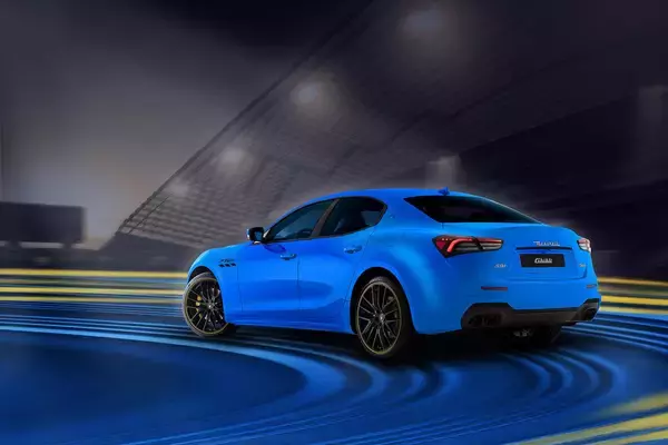 「なんと限定14台！　伝説のマシンをオマージュしたマセラティFトリブートを発売！」の画像