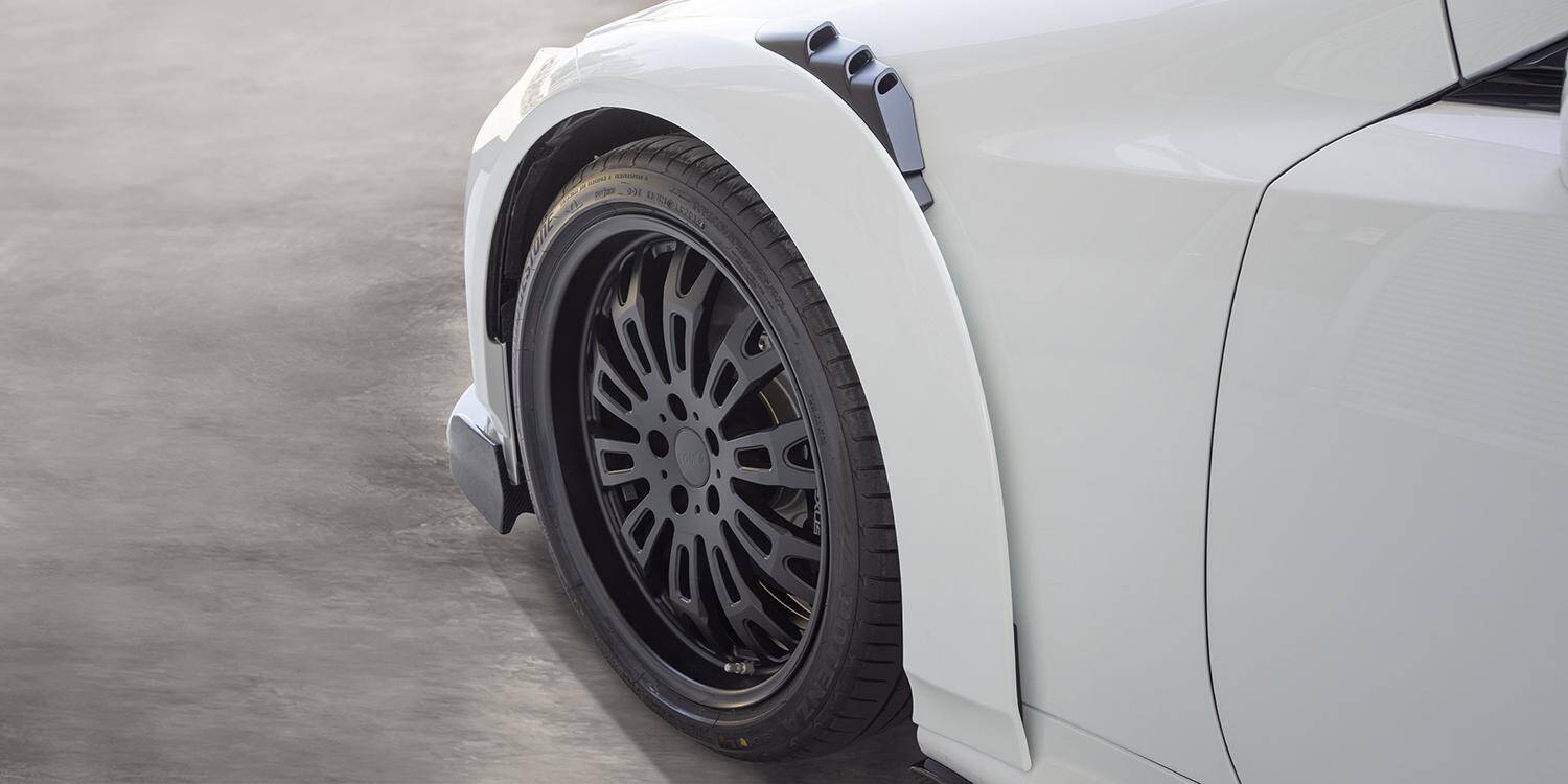 全幅＋50mmでベース車比＋495万円の1995万円！　TOM'SレクサスLC500コンバーチブルの注文受付開始