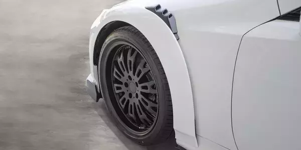 「全幅＋50mmでベース車比＋495万円の1995万円！　TOM'SレクサスLC500コンバーチブルの注文受付開始」の画像