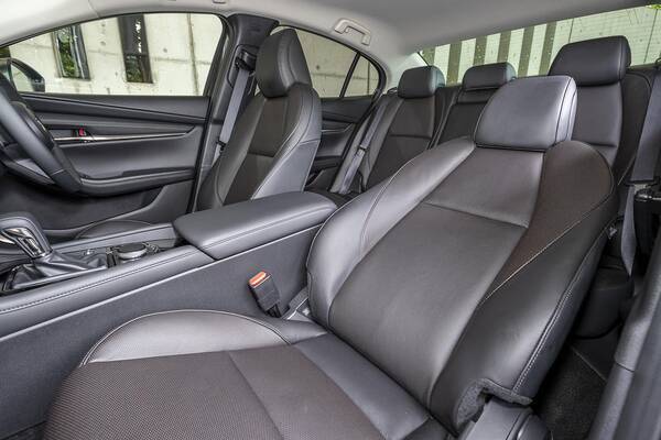 本革シート なのに座り心地が悪い 布のほうがいいこともある 高級装備 に潜む難しさ 21年8月9日 エキサイトニュース