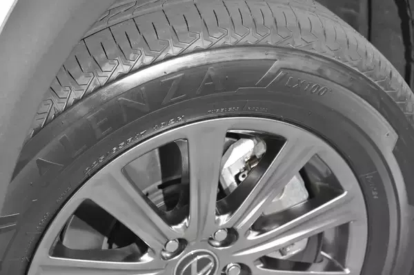 「理論派モータージャーナリストの中谷明彦がSUV専用設計タイヤ「ブリヂストン ALENZA」2本を比較試乗」の画像