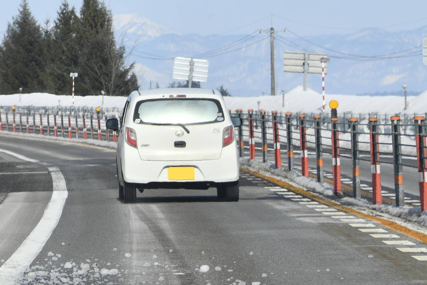 頼りなさそうだけど意味があった 最近ワイヤーロープ式の中央分離帯が増えているワケ 21年8月13日 エキサイトニュース