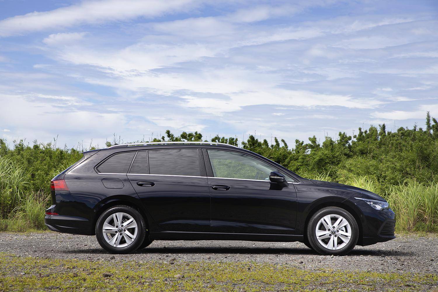 【試乗】ライバル車に「ショック」を与えること確実！　ハッチバックを超えるゴルフ・ヴァリアントの乗り味が凄い