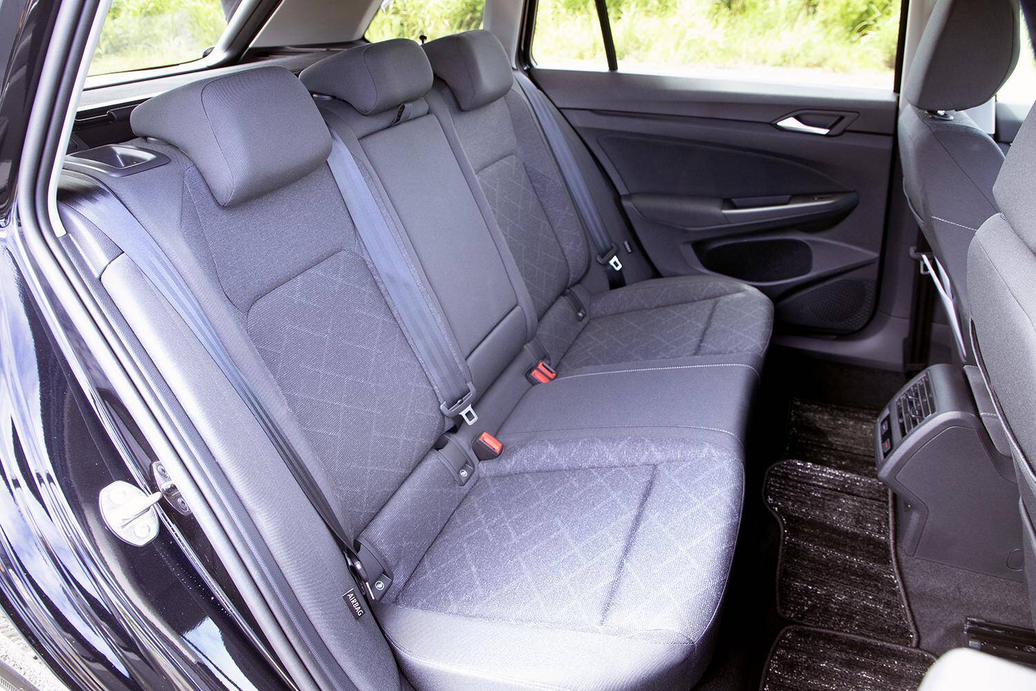 【試乗】ライバル車に「ショック」を与えること確実！　ハッチバックを超えるゴルフ・ヴァリアントの乗り味が凄い