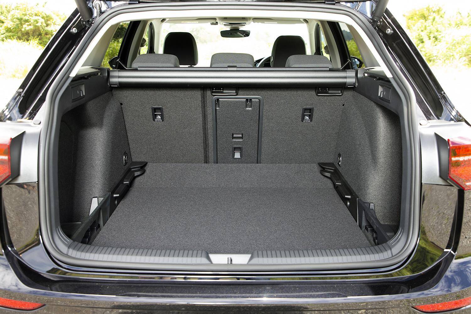 【試乗】ライバル車に「ショック」を与えること確実！　ハッチバックを超えるゴルフ・ヴァリアントの乗り味が凄い