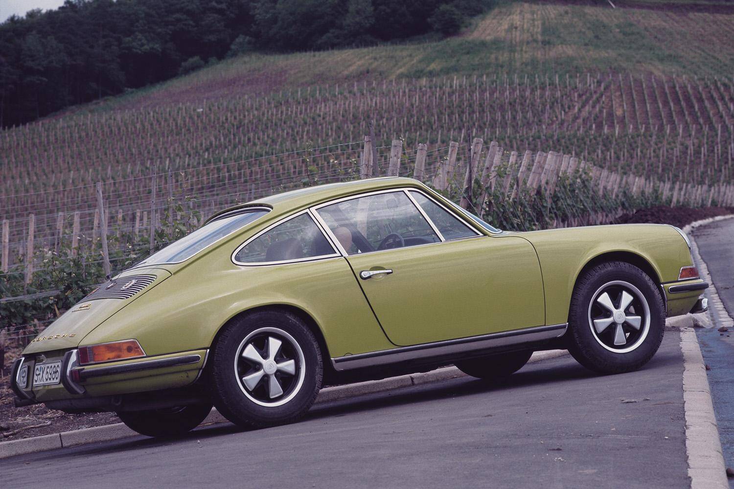 「やっぱポルシェは空冷だよ」はナゼ？　渋滞で「地獄」を見ても乗りたくなる理由とは