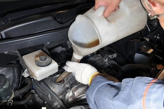 乗り方によって「損」にも「得」にもなる！　ディーラーの「メンテナンスパック」に入るかどうかの境目とは