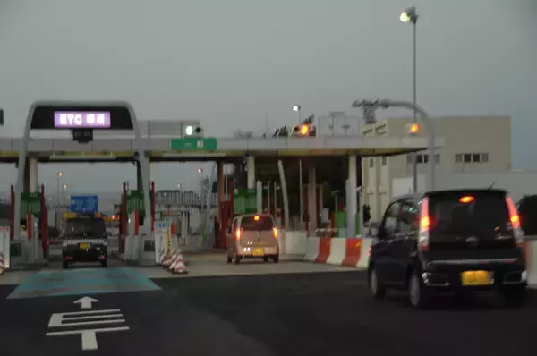 「もはや「軽自動車」の「黄色ナンバー」に意味なし！　オリ・パラのナンバーを見れば「白」でも問題なかった」の画像