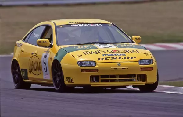 「マツダファン「涙」の消滅！　他メーカーにはない「らしさ」全開の絶版車４選」の画像