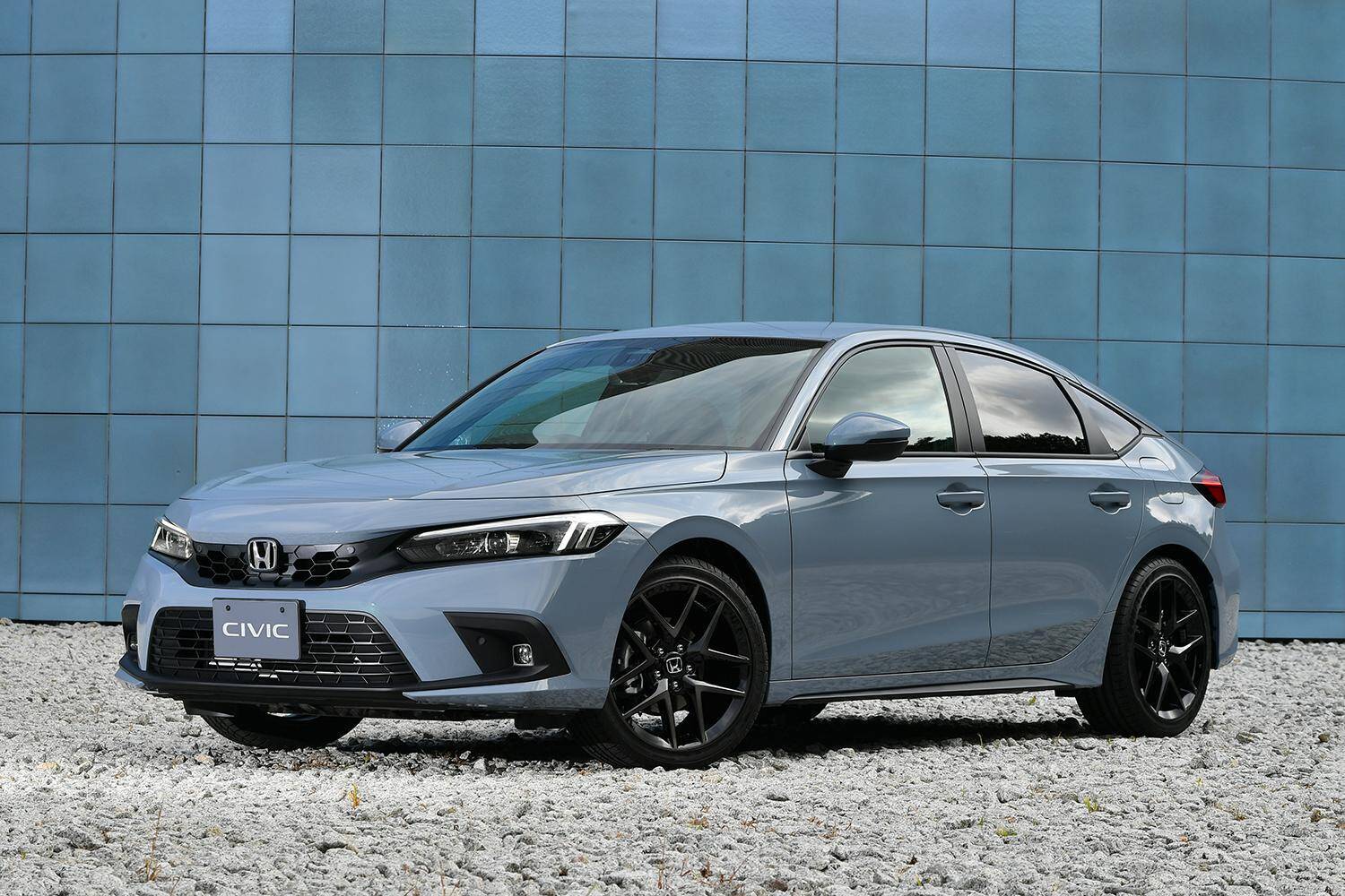 右足がとまらない！　このご時世にエンジンの「快音」が楽しめる激レアなクルマ５選