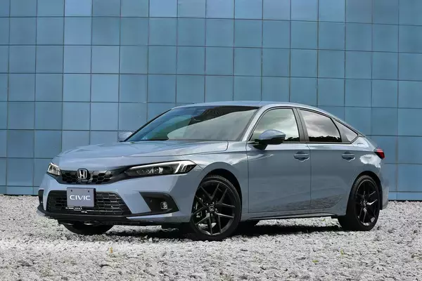 「右足がとまらない！　このご時世にエンジンの「快音」が楽しめる激レアなクルマ５選」の画像