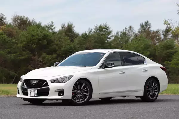 「右足がとまらない！　このご時世にエンジンの「快音」が楽しめる激レアなクルマ５選」の画像