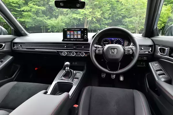 「右足がとまらない！　このご時世にエンジンの「快音」が楽しめる激レアなクルマ５選」の画像