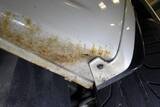 「サボると取り返しが付かない事態に！　洗車をしないとクルマに起こる４つの致命傷」の画像2