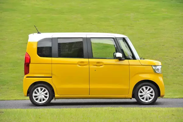 「ドッチが新型？　先代「そっくり」のモデルチェンジを行う理由と「知られざる」メリットとは」の画像