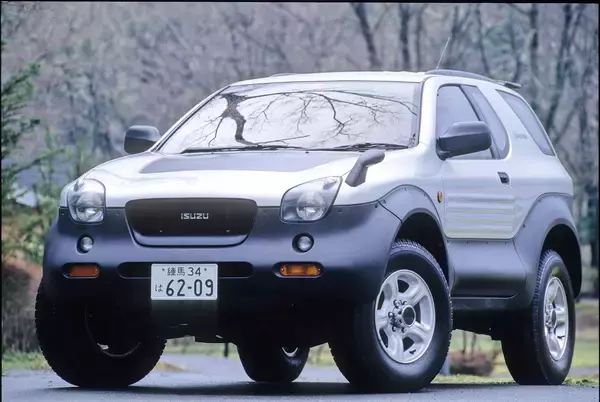 「よくぞ市販した！　「勢い」で出したとしか思えない日本車らしからぬ「ぶっ飛んだ」クルマ５選」の画像