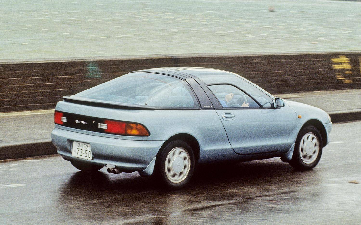 よくぞ市販した！　「勢い」で出したとしか思えない日本車らしからぬ「ぶっ飛んだ」クルマ５選