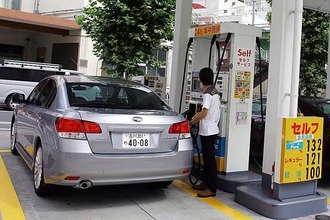 右か左かセンターか……はたまた左右2本出しか！　クルマのマフラーの出口位置はどのように決まるのか