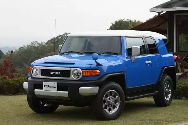 「都会派のオシャレSUVだけど悪路を走るとスゴイ！　「細マッチョ」的クロスオーバーSUV３選」の画像