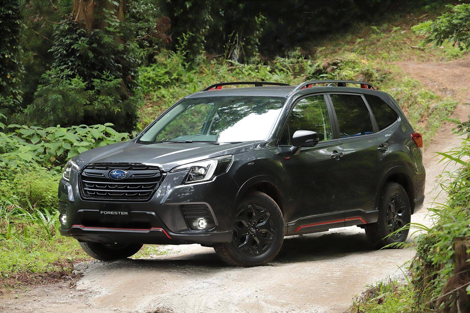 都会派のオシャレSUVだけど悪路を走るとスゴイ！　「細マッチョ」的クロスオーバーSUV３選