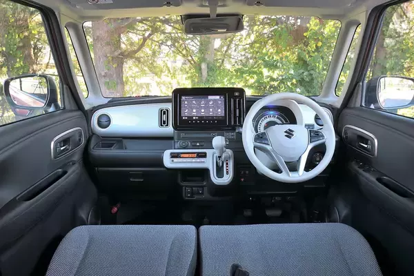 「この「ちょうど良さ」が欲しかった！　ワゴンRとスペーシアの「いいとこどり」スライドドア車「ワゴンRスマイル」登場」の画像