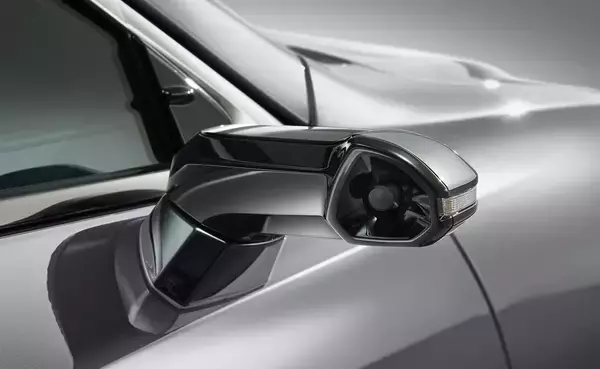 「走りも外観もインテリアも徹底的にこだわった伝統の1台が新型に！　レクサス 新型ESを発売」の画像