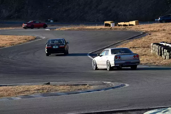 「楽しい苦労がそこにある！　乗ればカーマニア化確実な「お安い」ネオクラ中古車４選」の画像