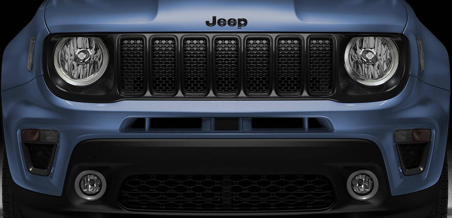 専用カラーに専用内装のスペシャル仕様！　Jeepレネゲード ナイトイーグルを販売