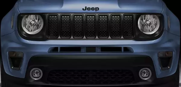 「専用カラーに専用内装のスペシャル仕様！　Jeepレネゲード ナイトイーグルを販売」の画像