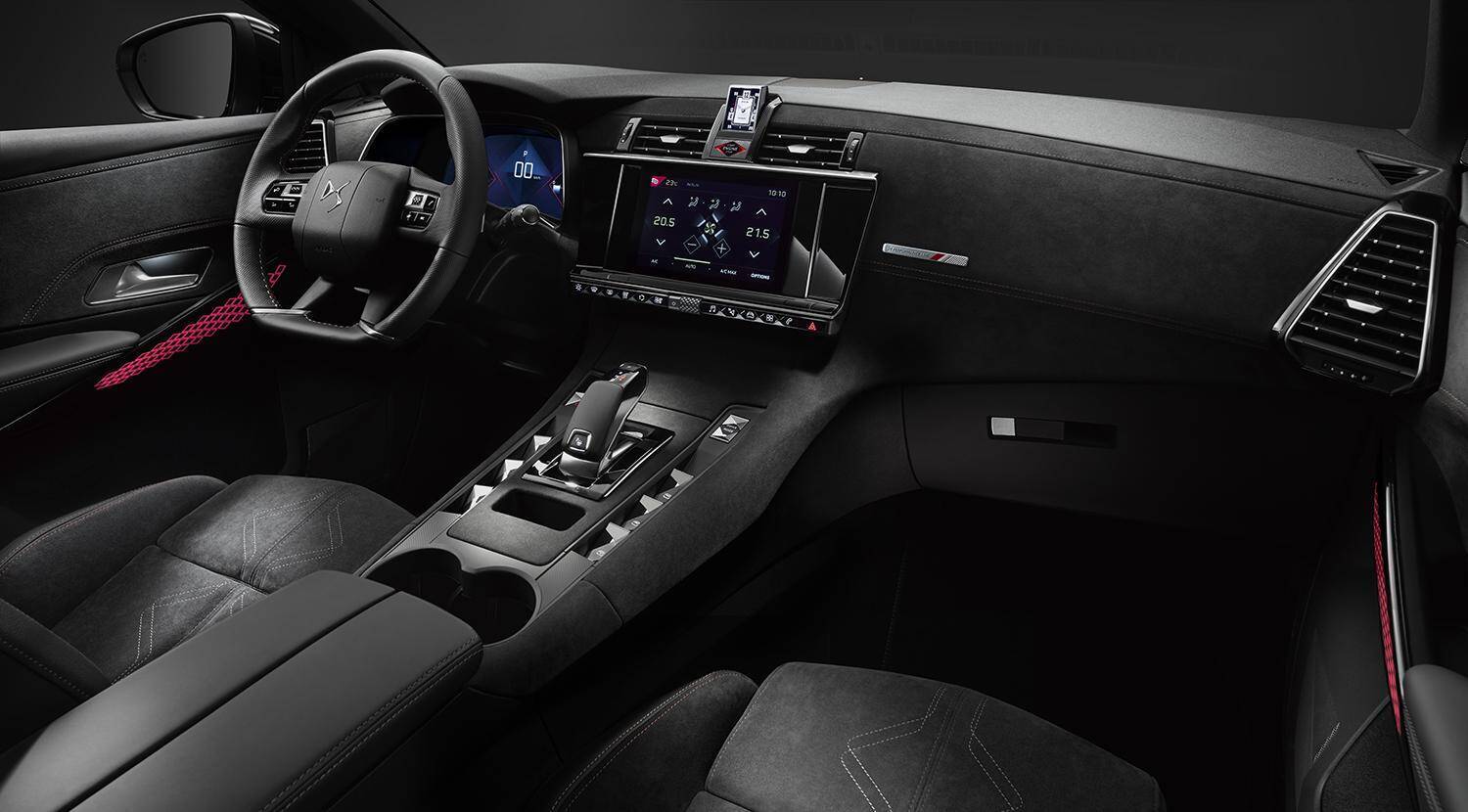 フォーミュラーEのレーシングテイストをフラッグシップSUVに！　DS7 CROSSBACK初のパフォーマンスラインを設定