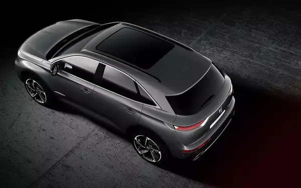 フォーミュラーEのレーシングテイストをフラッグシップSUVに！　DS7 CROSSBACK初のパフォーマンスラインを設定
