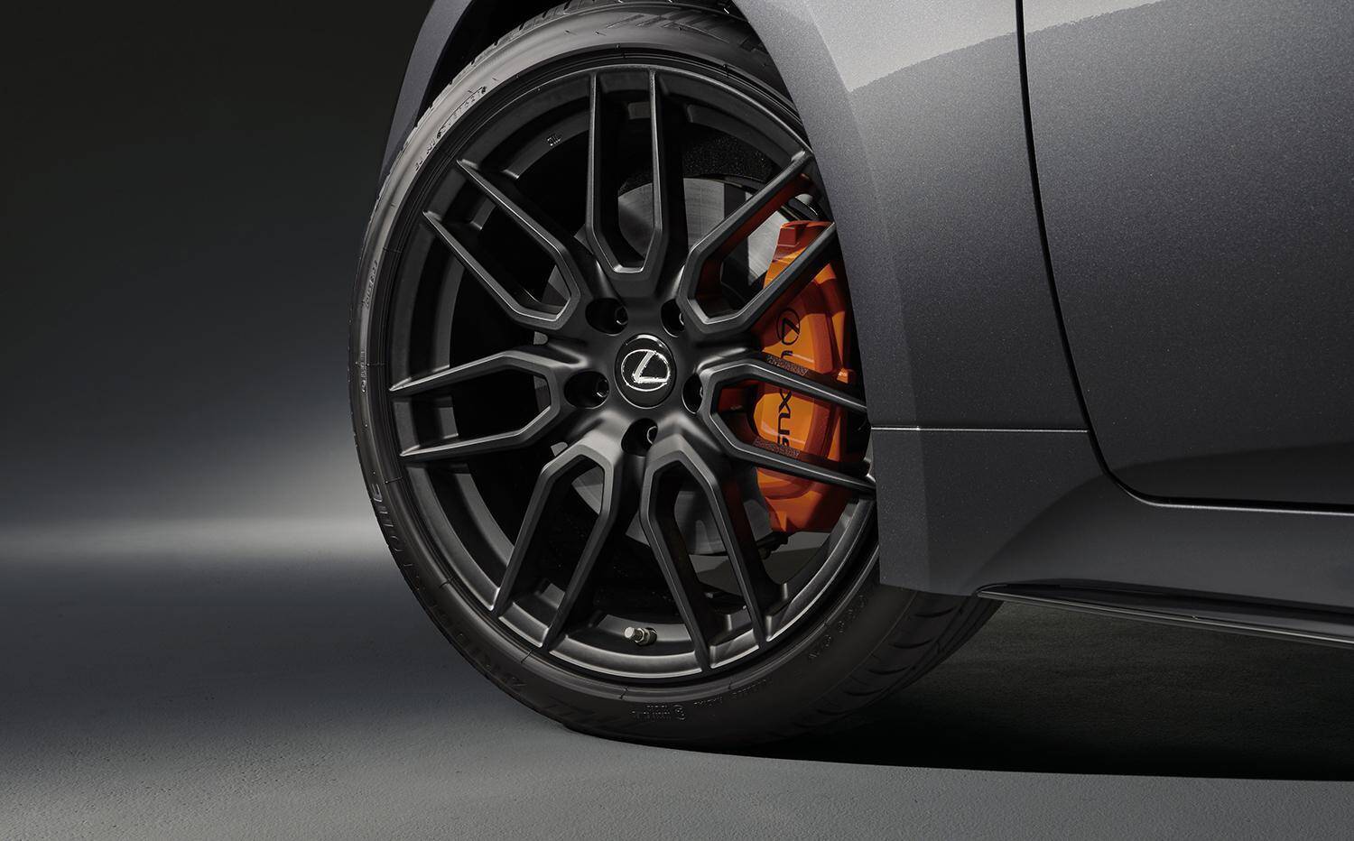 レクサスIS"F SPORT"に黒をテーマにした２台の特別仕様車を設定！　通常モデルのISも一部改良で利便性を向上