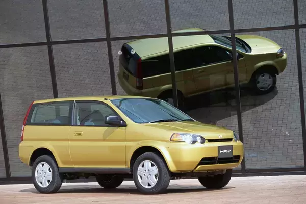 「１周回って新鮮！　いまになってマニアが探し求める「ヒネリ系」SUV３選」の画像