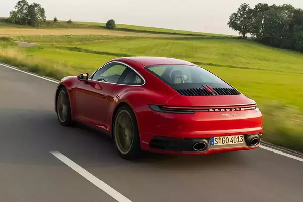 「日本の２大スーパースポーツが真逆の事態！　NSXは終わるのにGT-Rが存続できるワケ」の画像