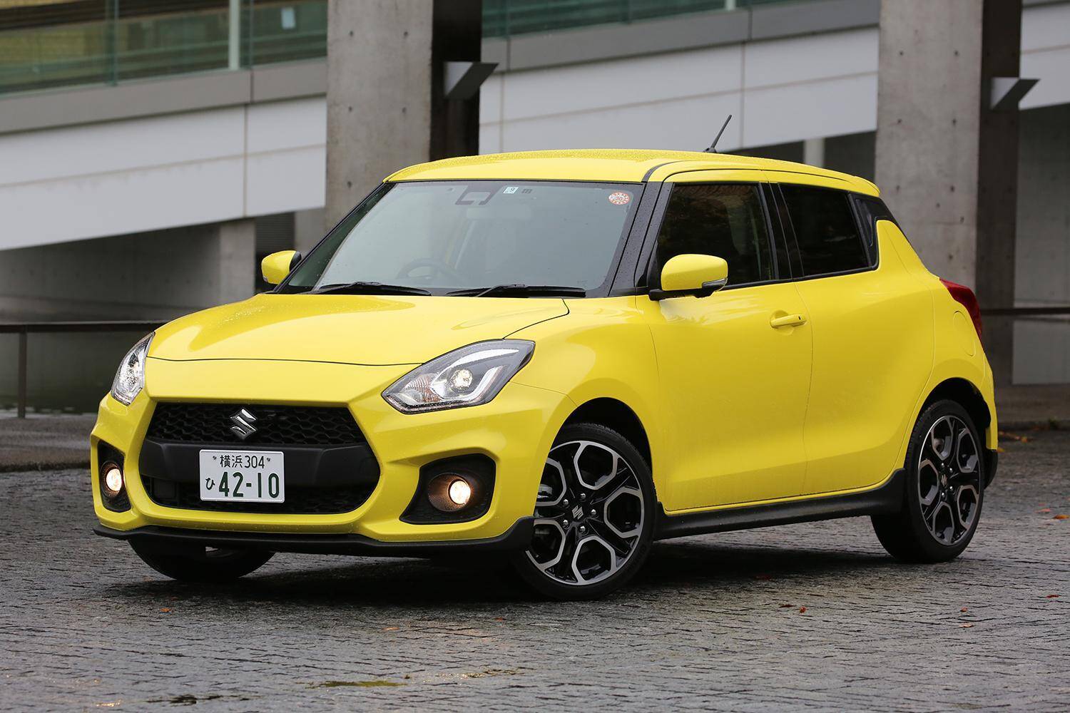 199万円って安すぎないか？　カローラクロスを「ほぼ同額の国産車」と比べてみた