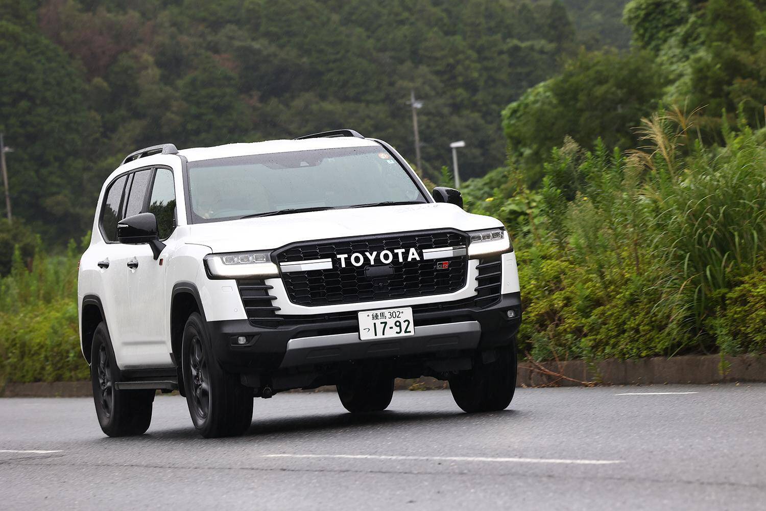 【試乗】いま圧倒的人気の300系ランドクルーザー４モデルに一気乗り！　驚くほど走りの特性が違う４台で本命も見えた