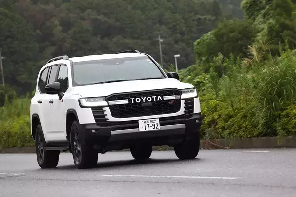 「【試乗】いま圧倒的人気の300系ランドクルーザー４モデルに一気乗り！　驚くほど走りの特性が違う４台で本命も見えた」の画像