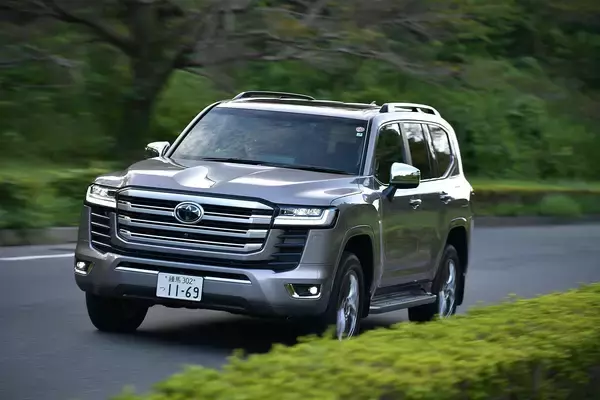 「【試乗】いま圧倒的人気の300系ランドクルーザー４モデルに一気乗り！　驚くほど走りの特性が違う４台で本命も見えた」の画像